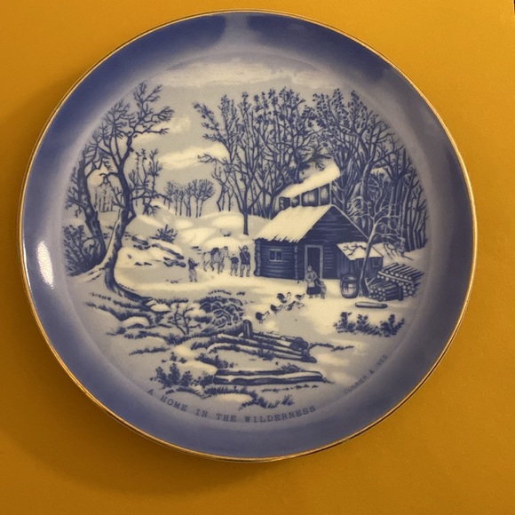 Two Currier and Ives 8” Collector Plates - Picture 4 of 8